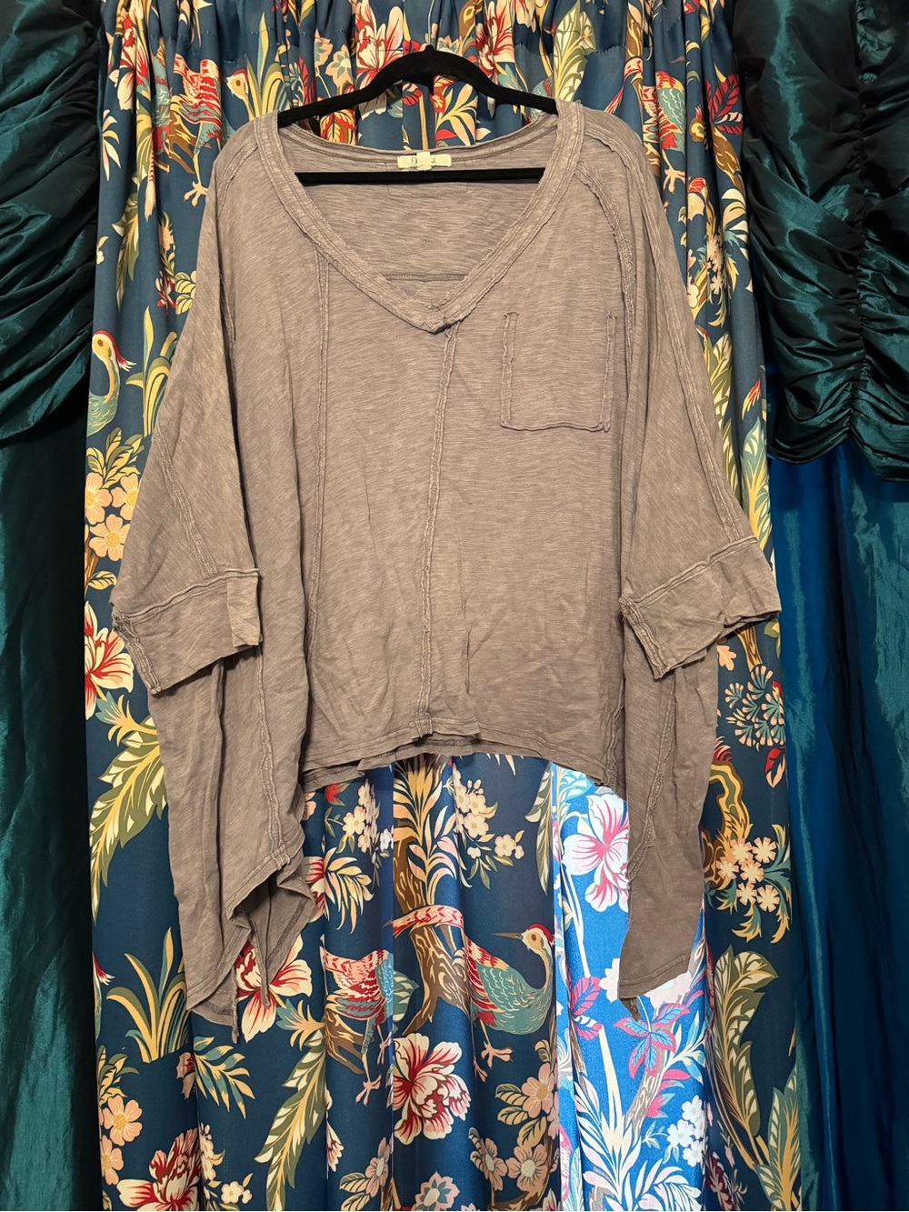 Oli & Hali Relaxed V Neck Pocket Top in Mineral Washed Lavender Purple Size M/L
